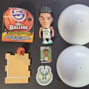 ZURU NBA Ballers Giannis Antetokounmpo(White)